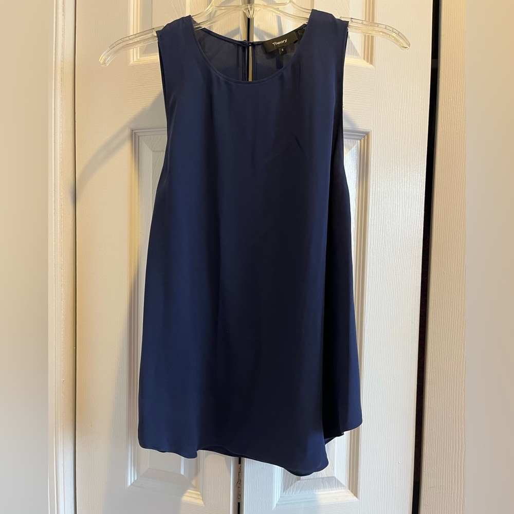 Sleeveless, Navy Theory Blouse. Size Small.